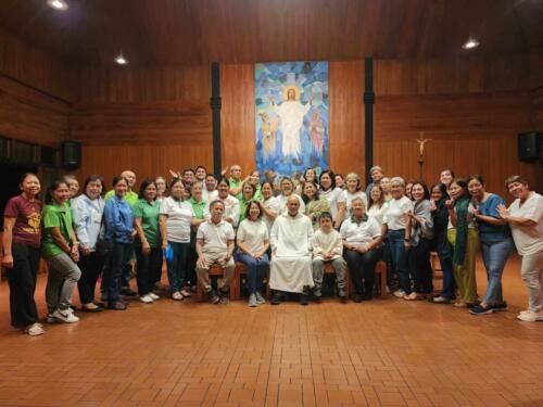 heartspace-16th-anniversary-group-picture-in-chapel